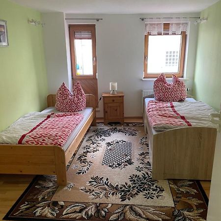 Super Grosse Ferienwohnung Fuer Bis Zu 5 Personen Owen Exterior foto